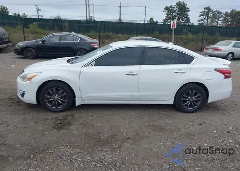 2015 Nissan Altima 2.5 S z USA, uszkodzony, nr VIN 1N4AL3AP5FC468053